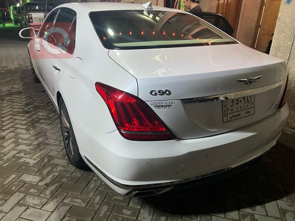جێنسس G90